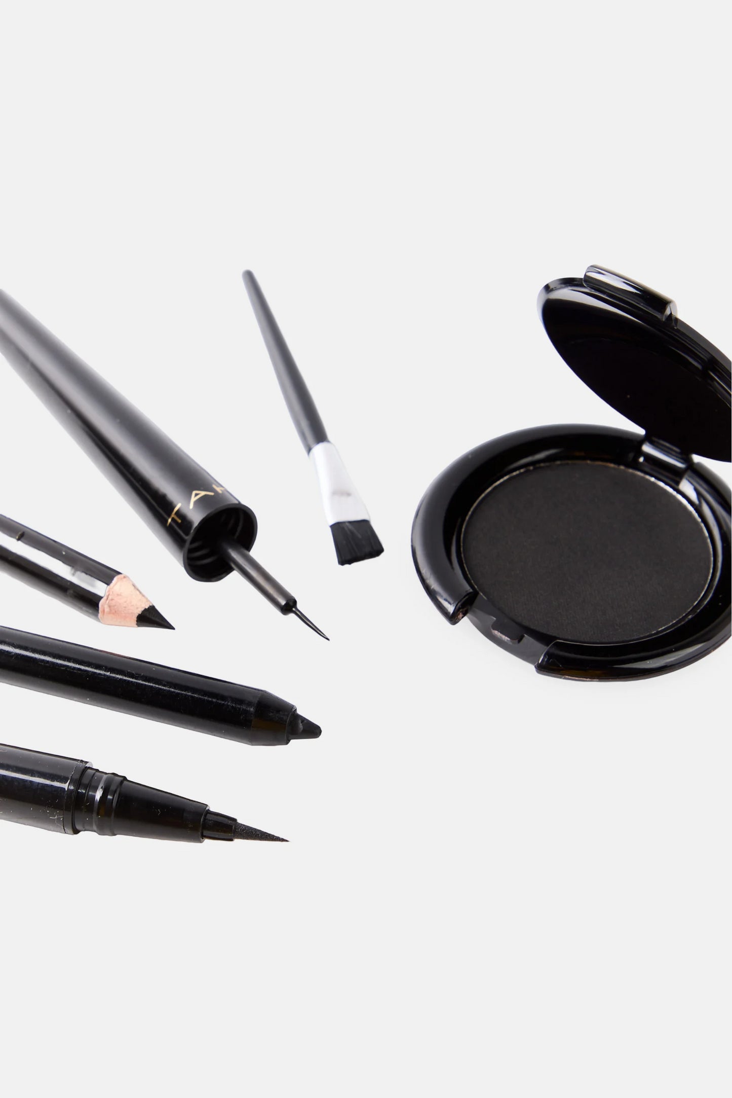 Tahari Limited Edition-Perfect Eyes Collection 7 Pc Eyeliner-Lids Brows & Lashes