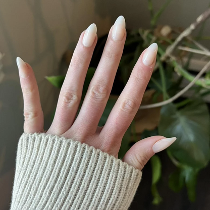 Olive & June Press-On Fake Nails - Minimalist - Medium Almond - Milky Syrup Gradient - 42ct