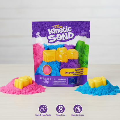 Kinetic Sand Sweet Bag - with 85 g Original Magic Sand in One of Four Colours (Selection Random) and 1 Candy Mould for Creative Indoor Sand and Role Play, for Children from 3 Years - 2 Pack