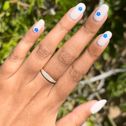 Olive And June Press On Nails Mod Flowers Tab Press-Ons Short | Mood Flowers