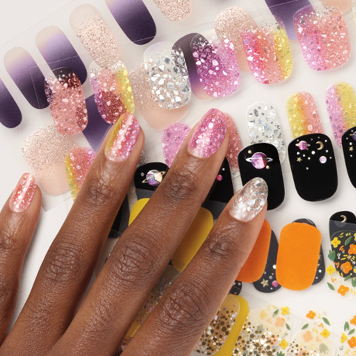 Sally Hansen Salon Effects Nail Strips | No UV Light Needed, No Dry Time, Long-Lasting, Non-Damaging | 32 Nail Strips, 1 Cuticle Stick, Nail File, Prep Pad | Phen-Animal